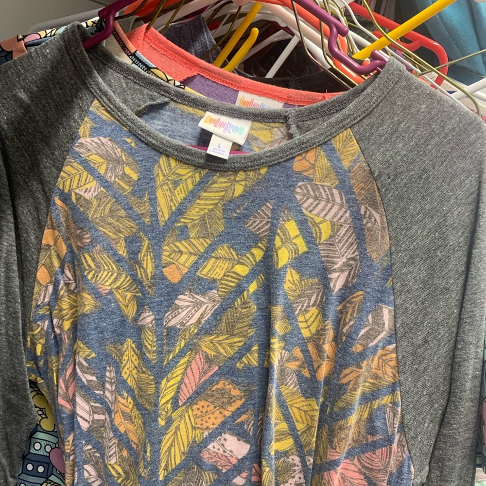 Lularoe tops - Picture 5 of 8